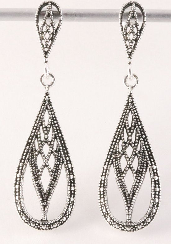 Lange opengewerkte zilveren oorstekers afbeelding 1