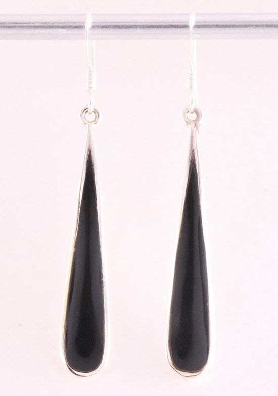 Lange druppelvormige zilveren oorbellen met onyx afbeelding 1