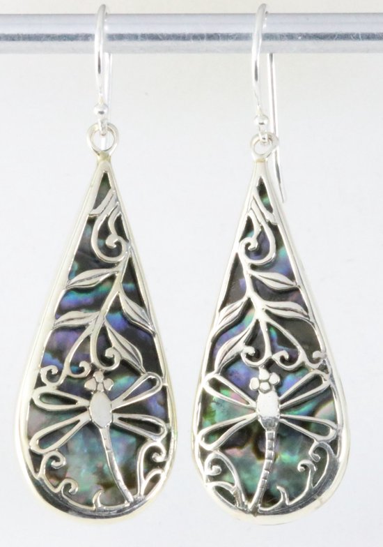 Lange druppelvormige zilveren oorbellen met libelle op abalone schelp afbeelding 1