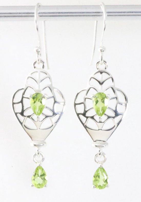 Opengewerkte hoogglans zilveren oorbellen met peridoot afbeelding 1