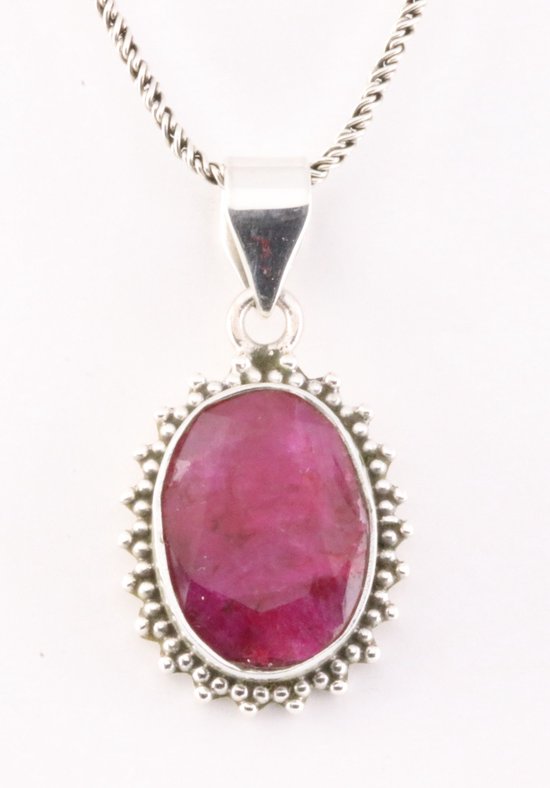 Bewerkte zilveren hanger met robijn aan ketting afbeelding 1