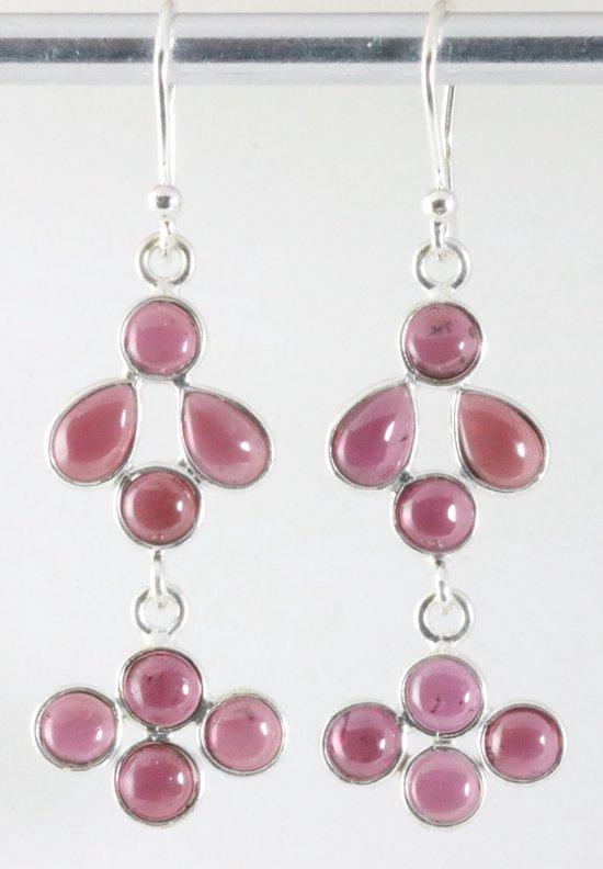 Fijne lange zilveren oorbellen met granaat afbeelding 1