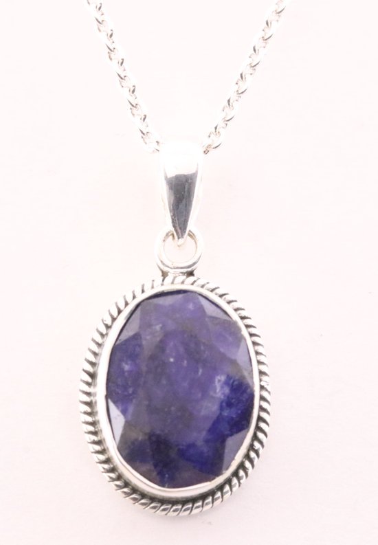 Bewerkte zilveren hanger met blauwe saffier aan ketting afbeelding 1