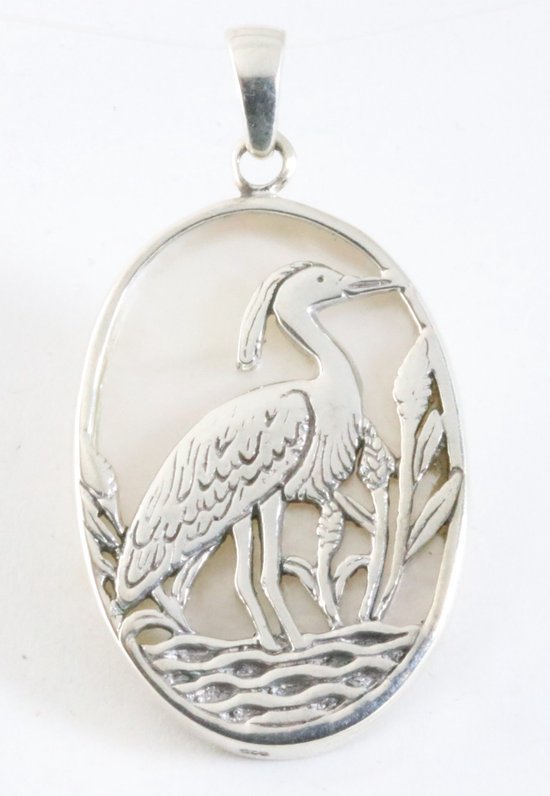 Ovale zilveren hanger met kraanvogel op parelmoer afbeelding 1