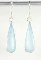 Druppelvormige zilveren oorbellen met lichtblauwe schelp afbeelding 1
