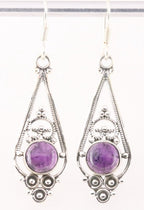 Lange opengewerkte zilveren oorbellen met amethist afbeelding 1