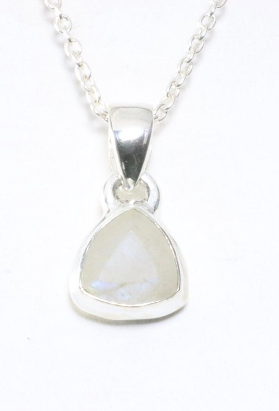 Fijne hoogglans zilveren hanger met regenboog maansteen aan ketting afbeelding 1