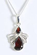 Zilveren hanger met granaat aan ketting afbeelding 1