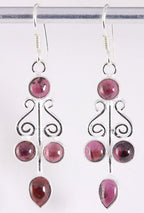 Lange zilveren oorbellen met granaat afbeelding 1