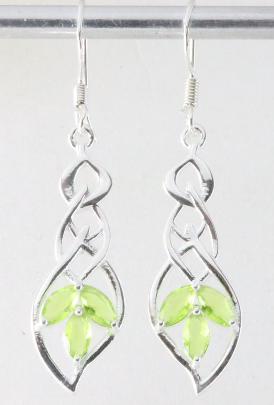 Opengewerkte zilveren oorbellen met peridoot afbeelding 1