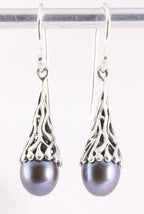 Bewerkte zilveren oorbellen met zwarte parel afbeelding 1