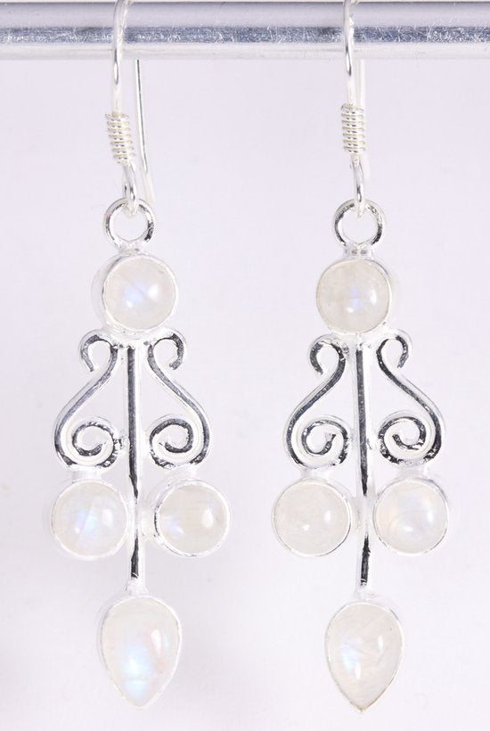 Lange zilveren oorbellen met regenboog maansteen afbeelding 1