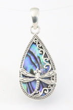 Druppelvormige zilveren hanger met libelle op abalone schelp afbeelding 1