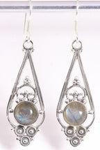 Lange opengewerkte zilveren oorbellen met labradoriet afbeelding 1