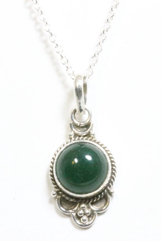 Fijne bewerkte zilveren hanger met jade aan ketting afbeelding 1