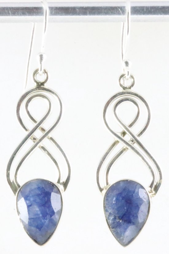 Lange opengewerkte zilveren oorbellen met blauwe saffier afbeelding 1