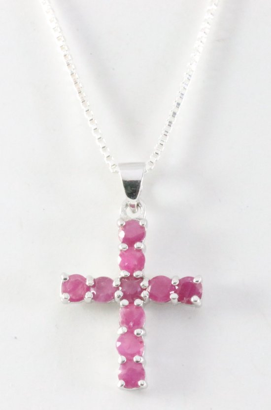 Fijne zilveren kruishanger met robijn aan ketting afbeelding 1