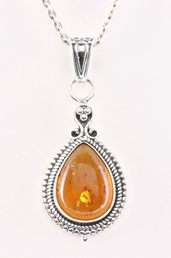 Bewerkte zilveren hanger met amber aan ketting afbeelding 1