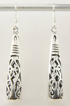 Lange opengewerkte zilveren oorbellen afbeelding 1