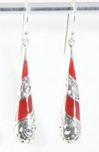 Lange opengewerkte zilveren oorbellen met rode koraal steen afbeelding 1