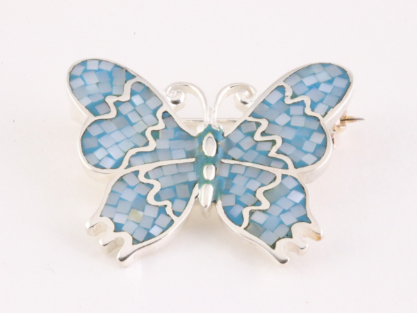 Oppositie Reserveren wijk Zilveren vlinder broche met blauwe schelp