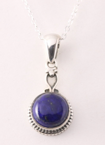 42302+HK Fijne bewerkte zilveren hanger met lapis lazuli aan ketting