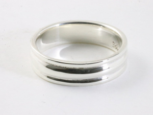 25016 Hoogglans zilveren ring met ribbels