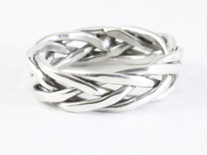 25508 Zware gevlochten zilveren ring