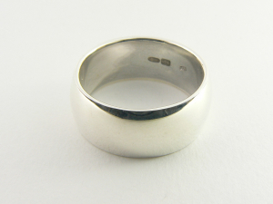 20322 Zware gladde zilveren ring