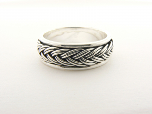 20955 Zilveren ring met vlechtmotief