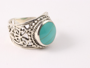 21095 Opengewerkte zilveren ring met groene turkoois
