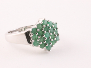 21459 Hoogglans zilveren ring met smaragd