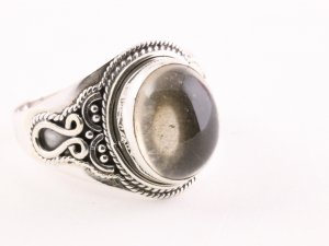 21489 Bewerkte zilveren ring met rookkwarts