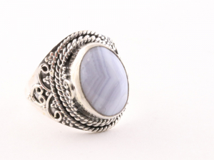 22922 Bewerkte zilveren ring met blauwe lace agaat