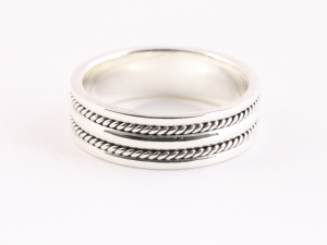 23330 Zilveren ring met kabelpatronen