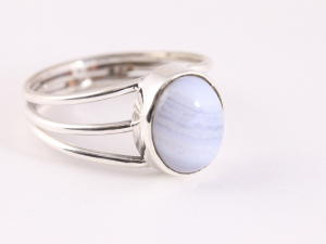 23438 Opengewerkte zilveren ring met blauwe lace agaat 