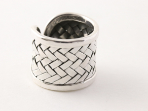 23516 Brede gevlochten zilveren ring