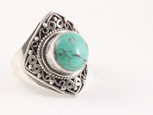 23624 Bewerkte zilveren ring met Tibetaanse groene turkoois