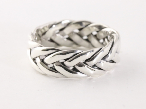 23806 Zware gevlochten zilveren ring