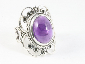 25090 Opengewerkte zilveren ring met amethist
