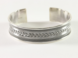 30923 Zware zilveren klemarmband met vlechtmotief, ribbels en kabelpatronen  