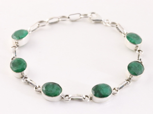 31924 Zilveren armband met smaragd