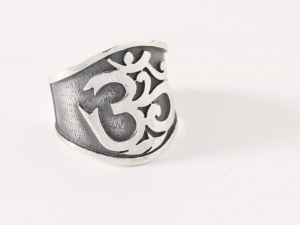 21673 Zware zilveren ring met ohm-teken
