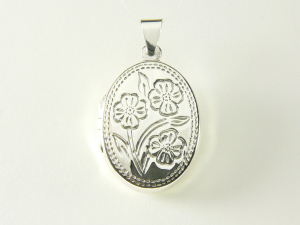 40421 Zilveren medaillon met bloemengravering
