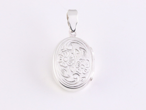 41562 Fijn ovaal zilveren medaillon met bloemengravering