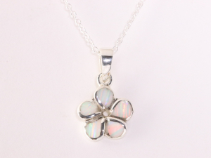 41782 Fijne bloemvormige zilveren hanger met welo opaal aan ketting
