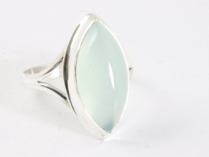 24740 Hoogglans zilveren ring met aqua chalcedoon