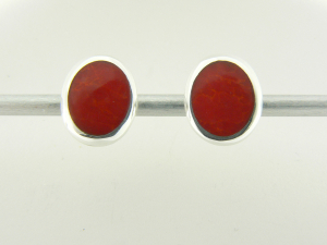 50836 Fijne ovale zilveren oorstekers met rode koraal  