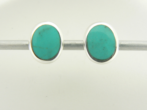 50839 Fijne ovale zilveren oorstekers met groene turkoois