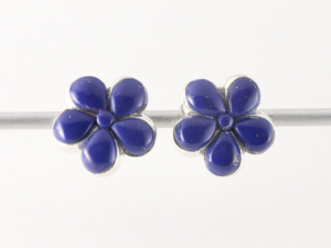 51693 Bloemvormige zilveren oorstekers met lapis lazuli